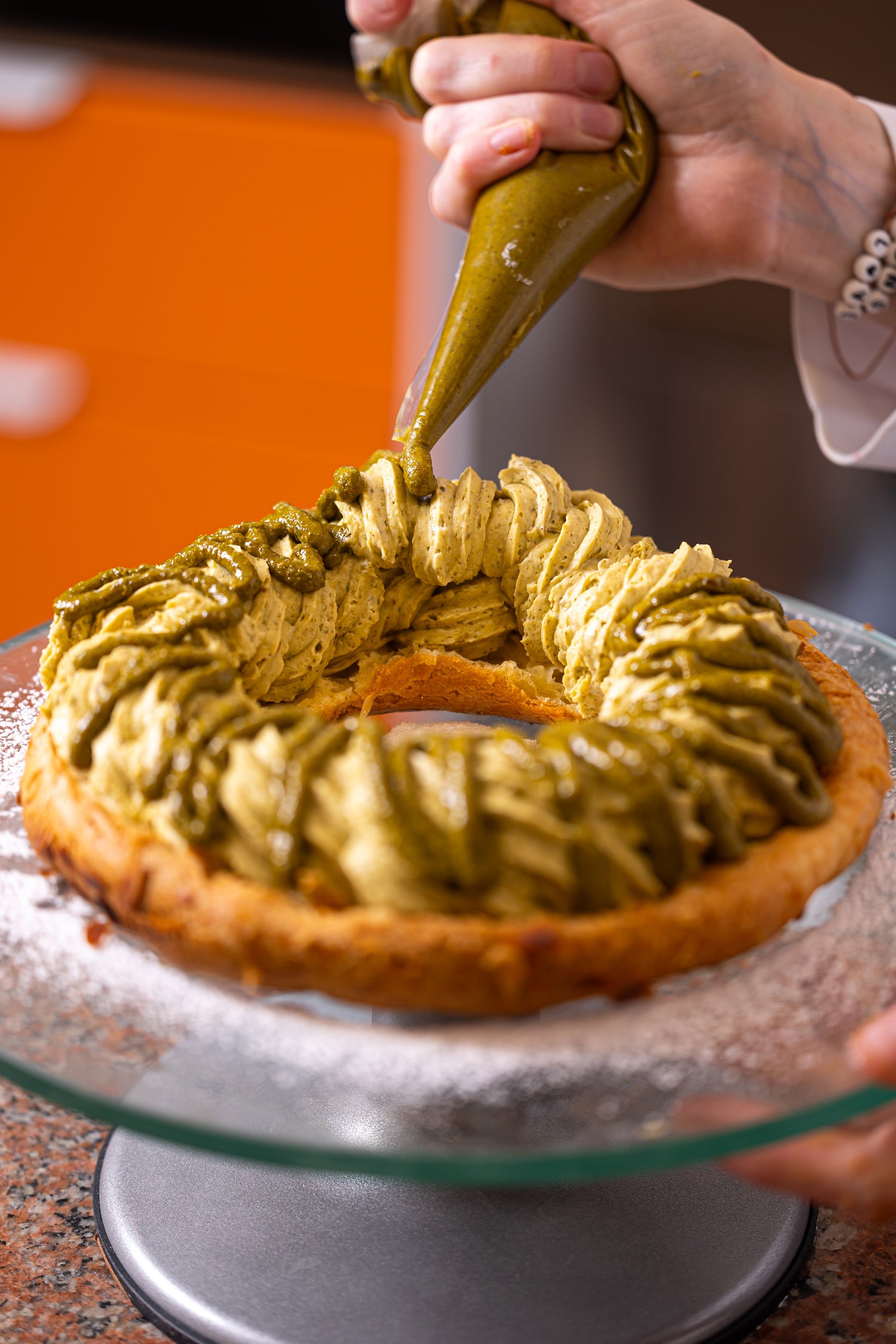 Le Paris brest à la pistache, sucre rousse, vente de gâteau paris 17eme